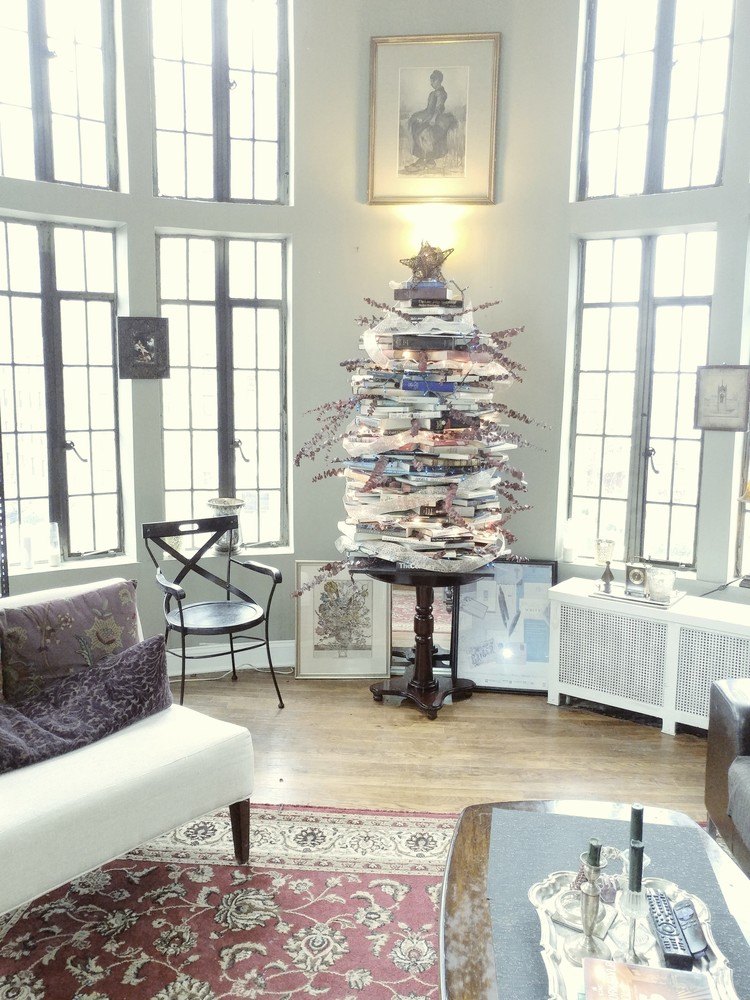 book christmas tree